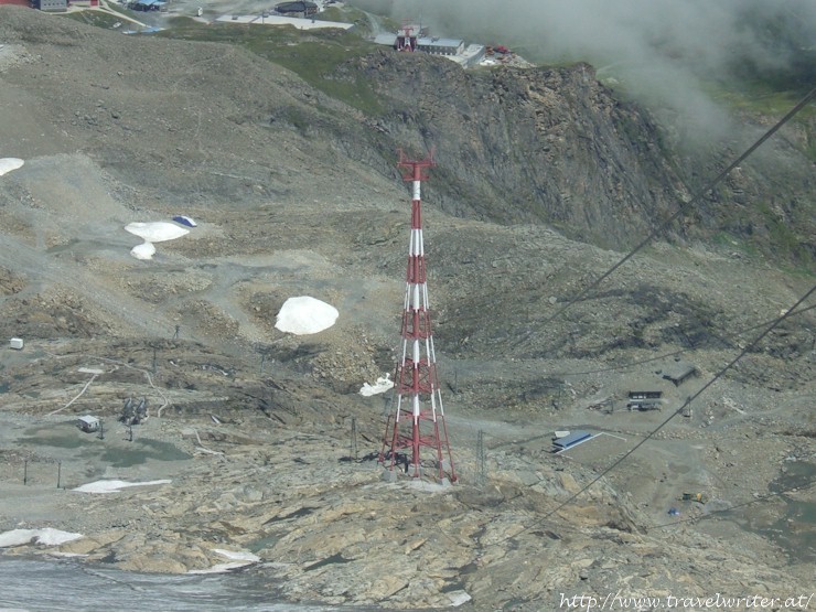 Aerial lift pylon at Kitzsteinhorn (Kaprun)