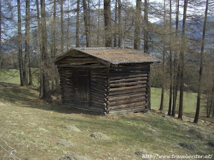 Holzhütte an der Stubaitalbahn