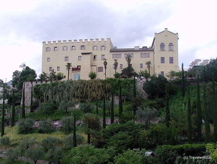 Gartenansicht von Schloss Trauttmansdorff in Meran, Italien