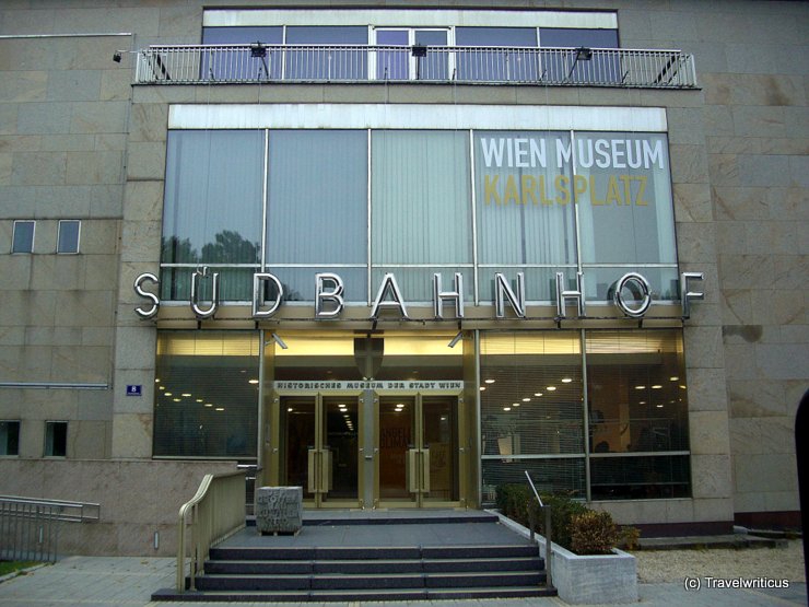 Blick auf das Eingangsportal des Wien Museums