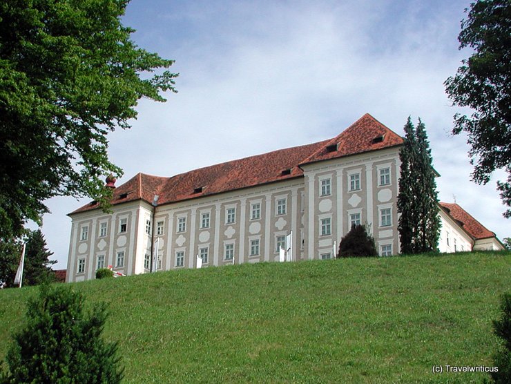 Talansicht von Schloss Piber in Köflach, Österreich